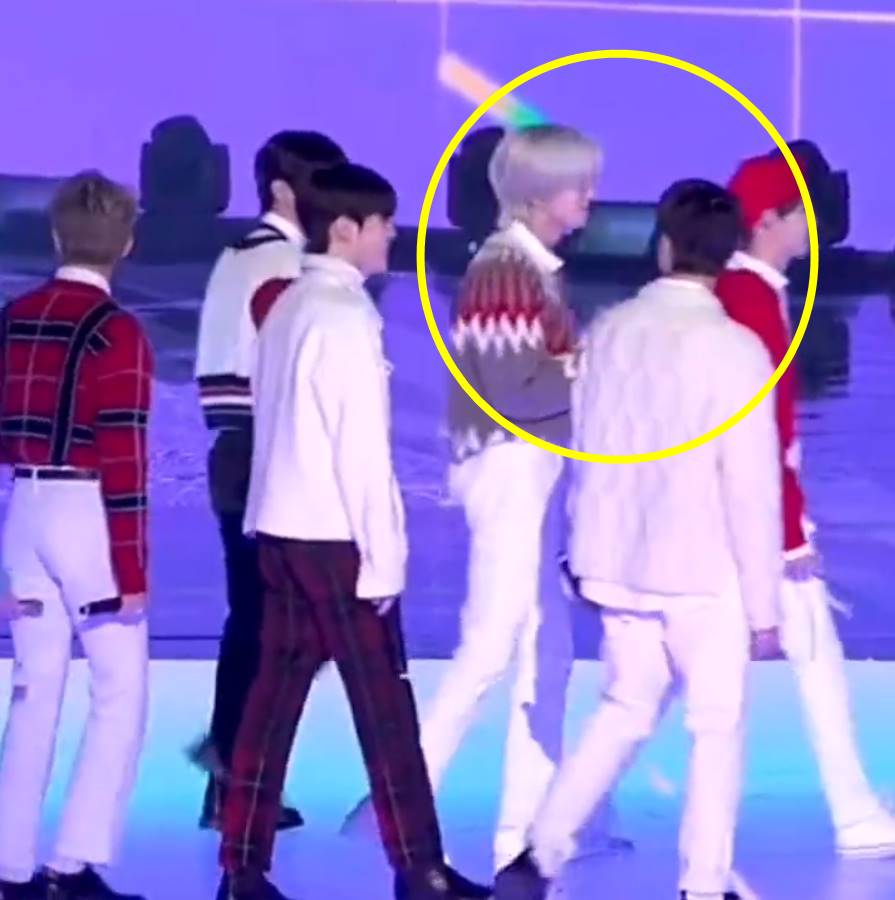 momen Doyoung NCT mengajak berbincang Younghoon THE BOYZ