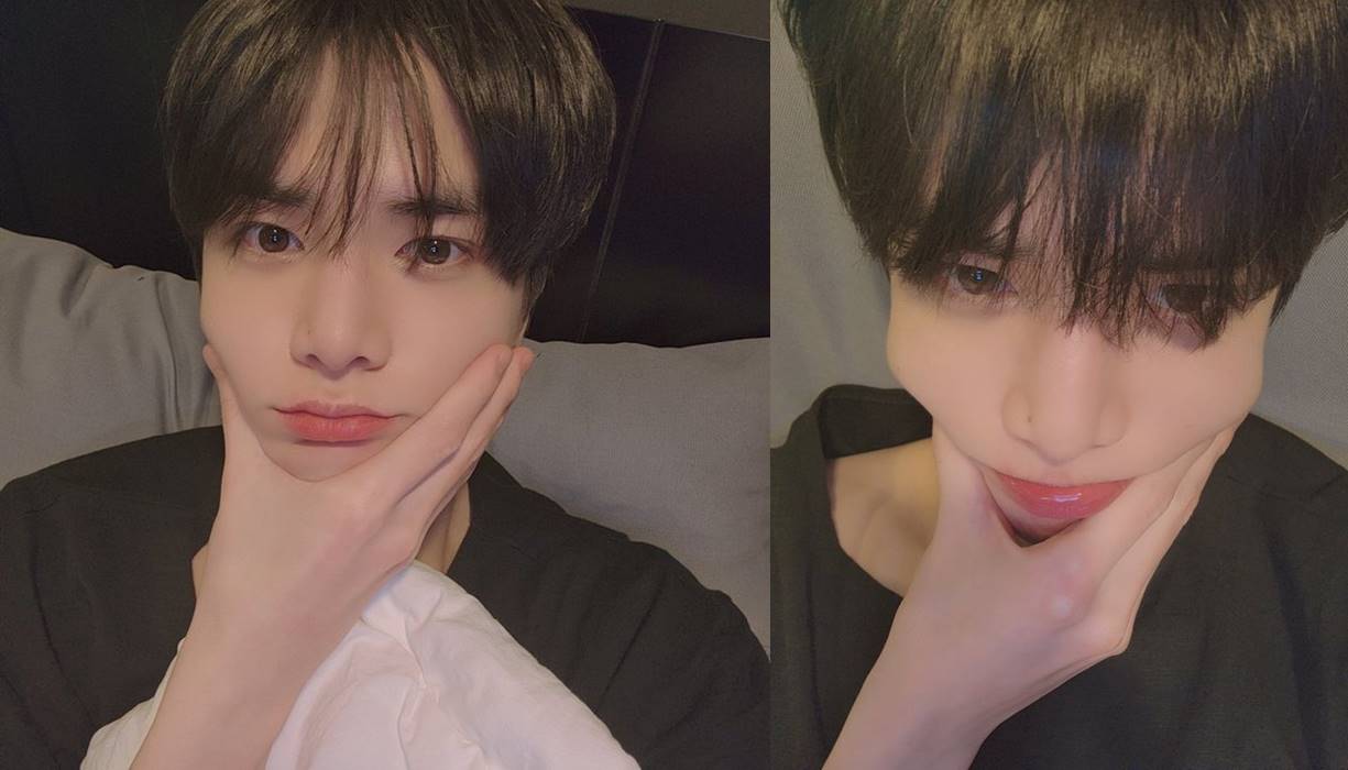 Younghoon THE BOYZ melakukan pose agungbbang pose