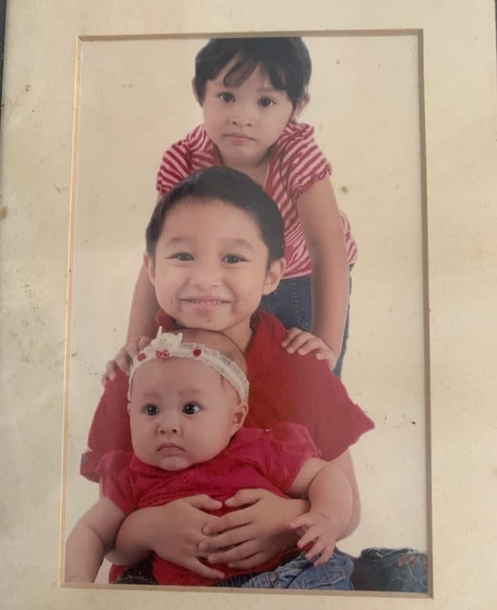 Alami Masa Kecil Yang Berat