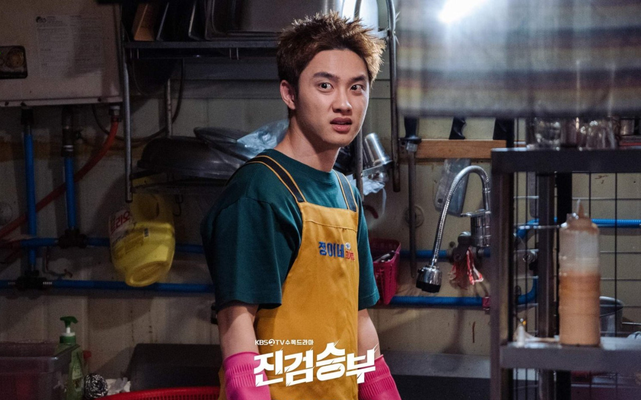 Tampil Beda, Potret Baru D.O. EXO di 'Bad Prosecutor' Bikin Netizen Heboh