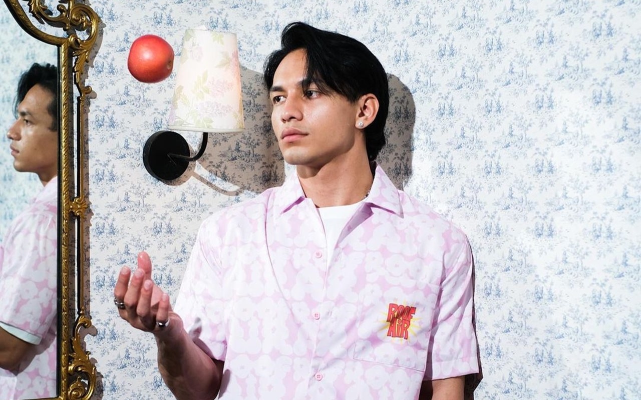 Jefri Nichol Dandan Bak Orang Lawas Samai Gaya Ikonik Brad Pitt