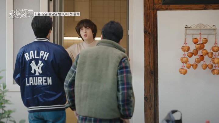 Jin BTS Undang Tamu Misterius di Konten Kuliner, Kim Nam Gil Paling Dicurigai
