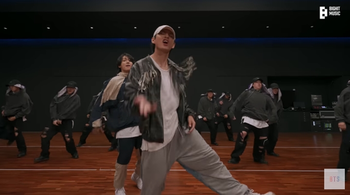 Energi V BTS Saat Latihan Dance \'RUN BTS\' Dipuji Habis-Habisan