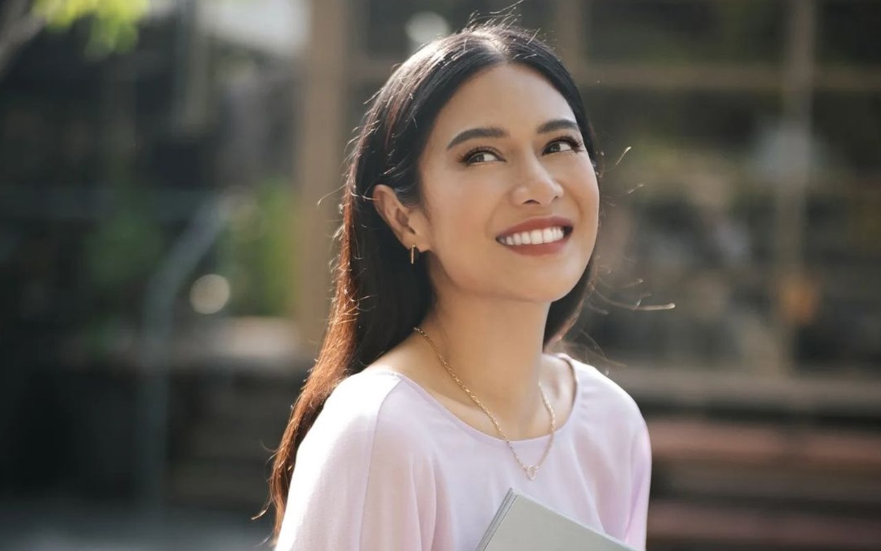 Pemotretan Dian Sastro Pakai Softlens Jadi Perbincangan, Fakta Usia 40  Tahun Ikut Diungkit