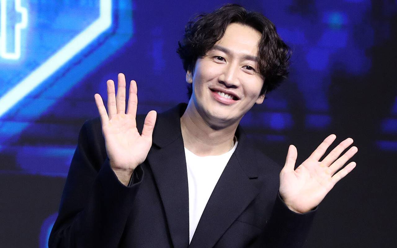 Aksi Lee Kwang Soo Berdoa Sebelum Makan Dicurigai Settingan