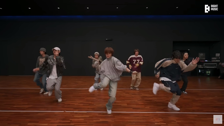 Jimin BTS Dipuji Tampilkan Tarian Penuh Percaya Diri di Latihan Dance \'RUN BTS\'