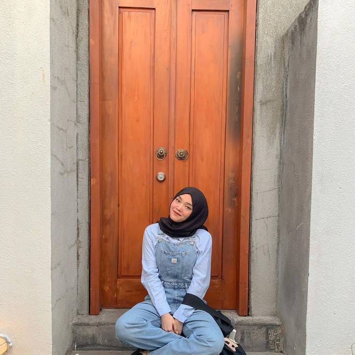 Putri Delina