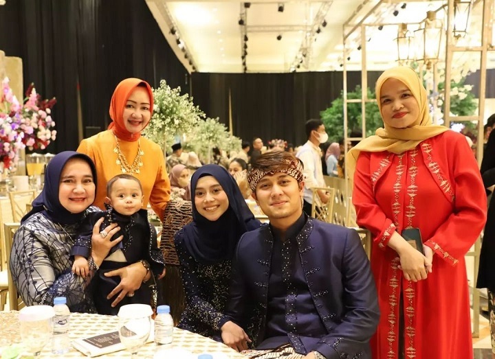 Bersama Tamu Yang Hadir