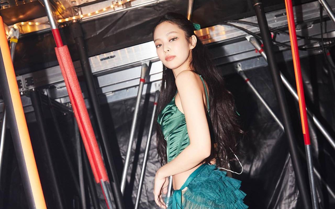 Outfit Berani Jennie BLACKPINK di Konser 'BORN PINK' Disorot