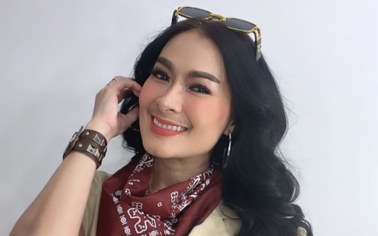 Singgung Soal Rizki DA, Iis Dahlia Nangis Puji Sosok Nadya Mustika