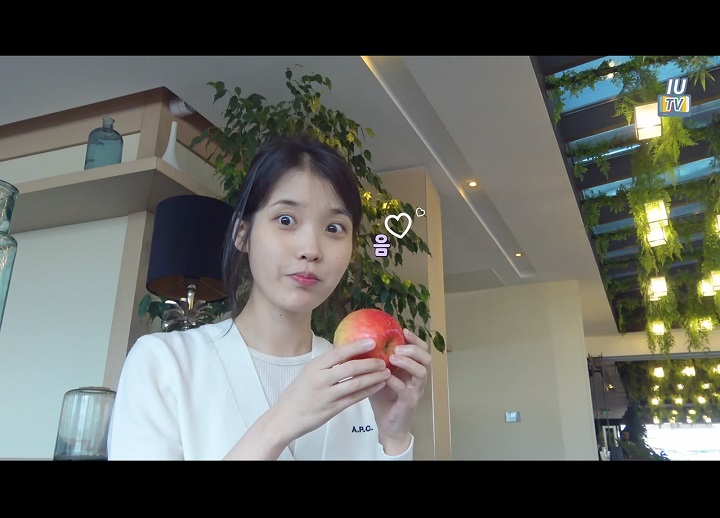 IU