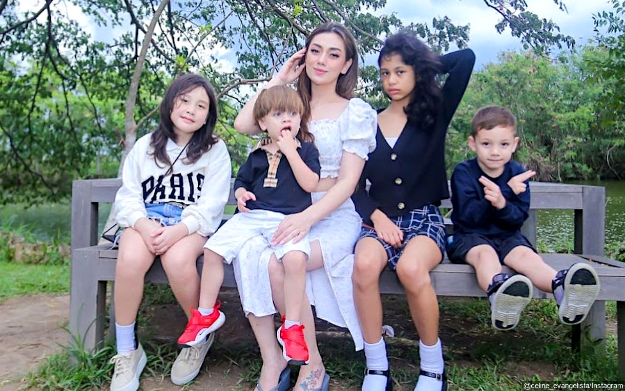Tak Bisa Jauh, Celine Evangelista Boyong Anaknya Kala Syuting di Luar Kota