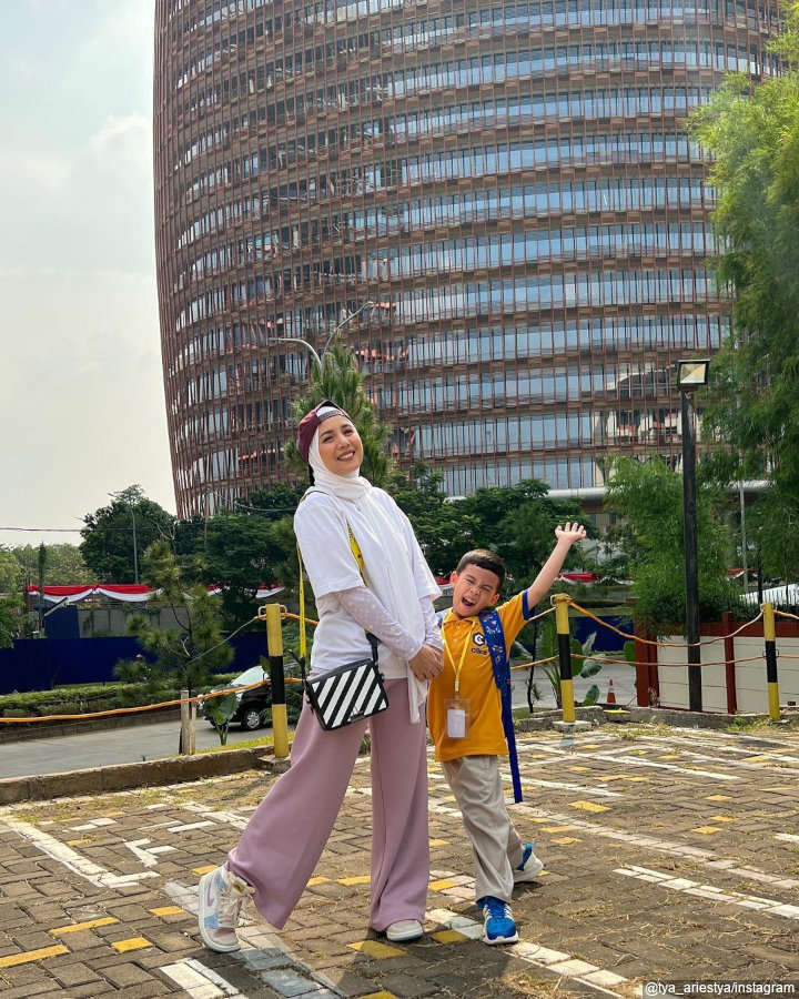 Tya Ariestya