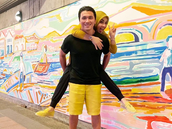 Kompak Pakai Warna Kuning