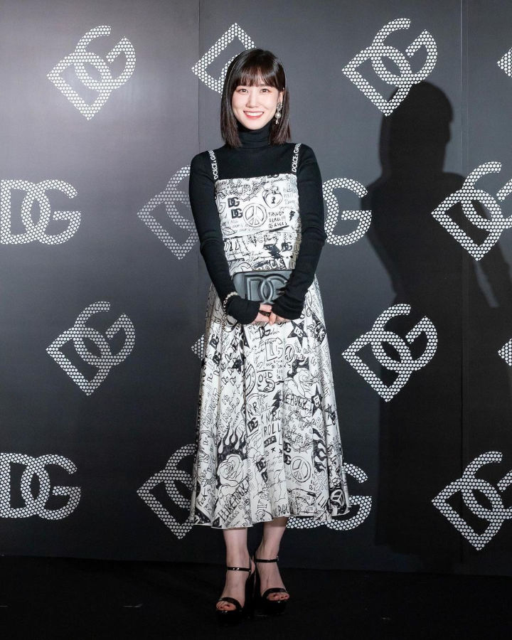 Style Monokrom Park Eun Bin