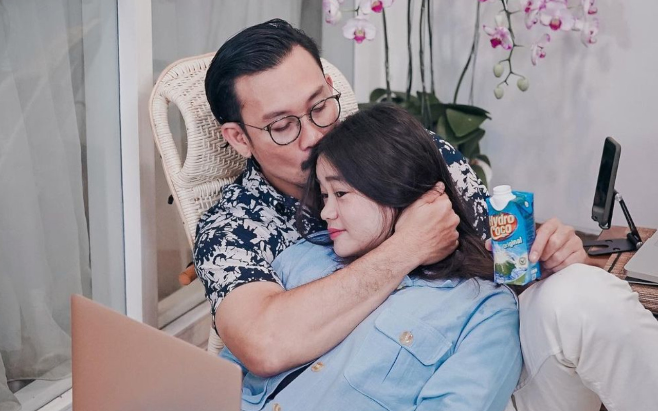 Denny Sumargo Bikin Istri Nangis Kejer Gegara Kejutan Anniversary ke-2