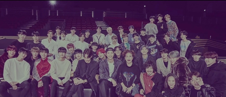 Potret Langka Song Joong Ki dan V BTS Sebelahan di MAMA 2018 Disorot
