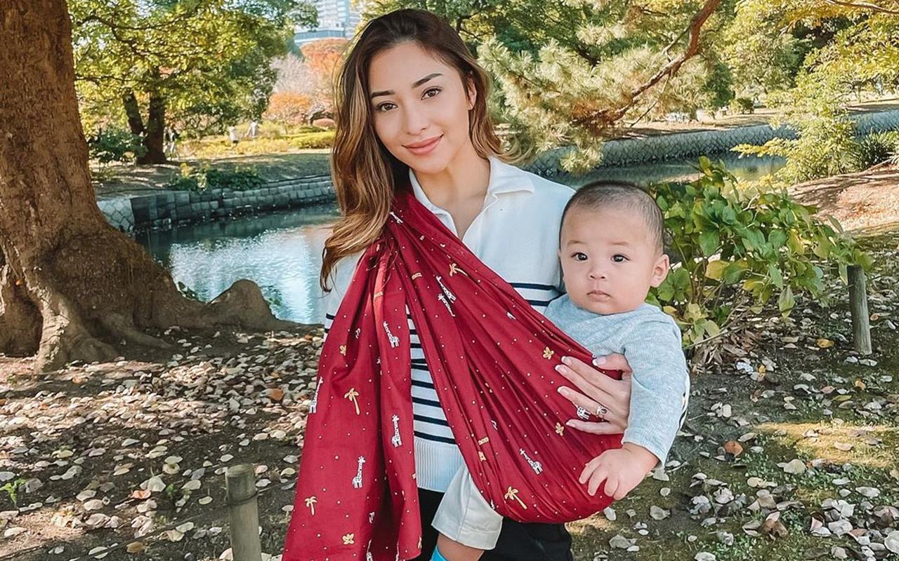 Nikita Willy Singgung Pembelajaran Usai Gelar Tedak Siten untuk Baby Izz