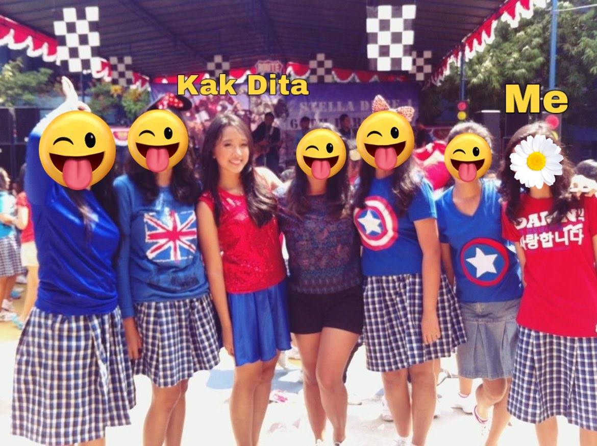 Foto predebut Dita Karang Secret Number sebagai kapten tim dance