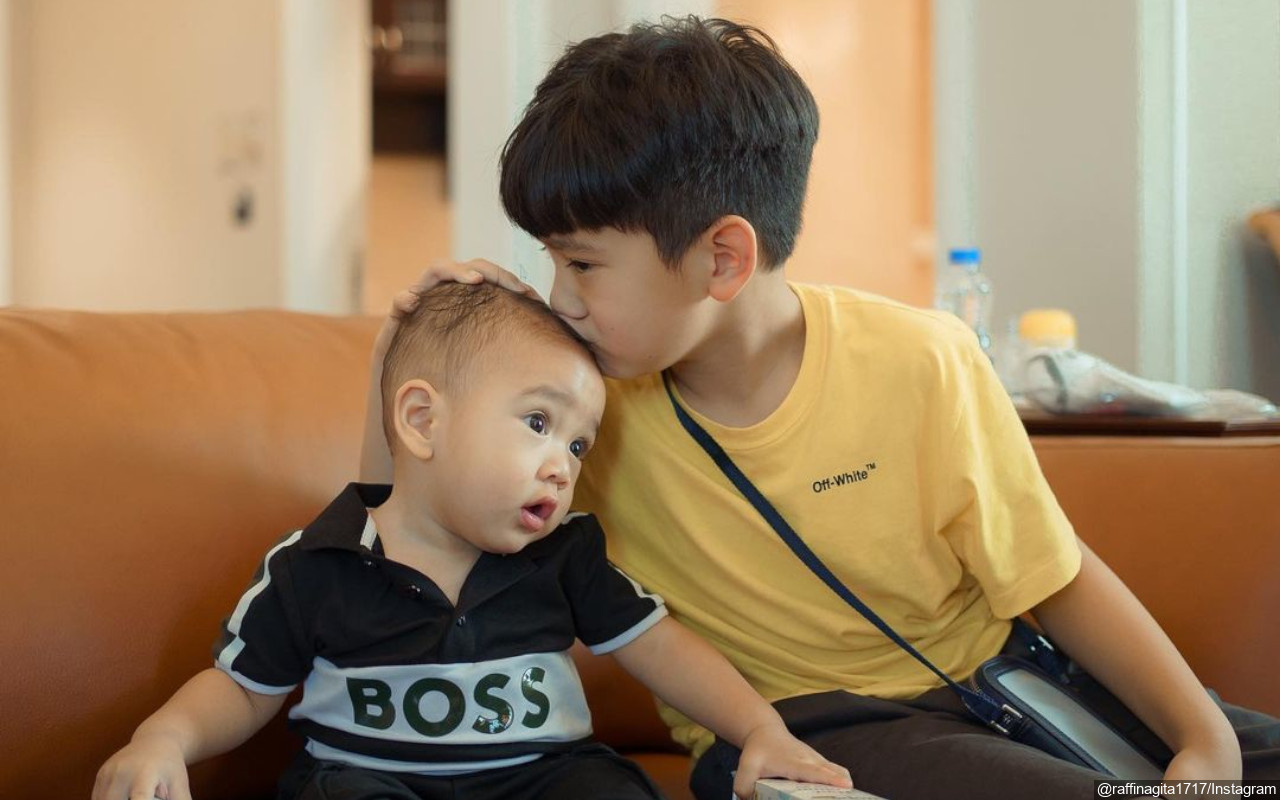 Cipung Cosplay Jadi Sultan Qatar, Rafathar Tak Kalah Imut Pakai Sorban Bak Maskot Piala Dunia