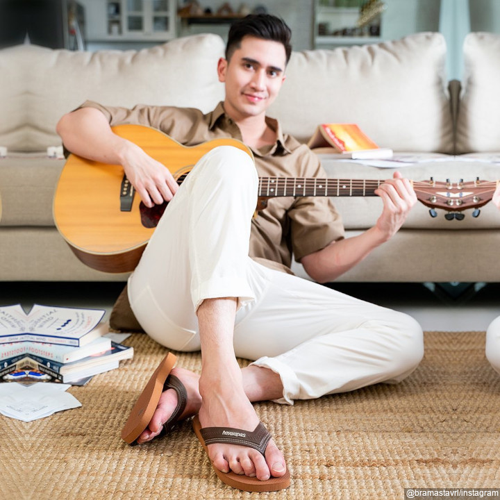 Bersuara Emas