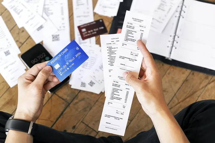Selalu Pantau pengeluaran Anda