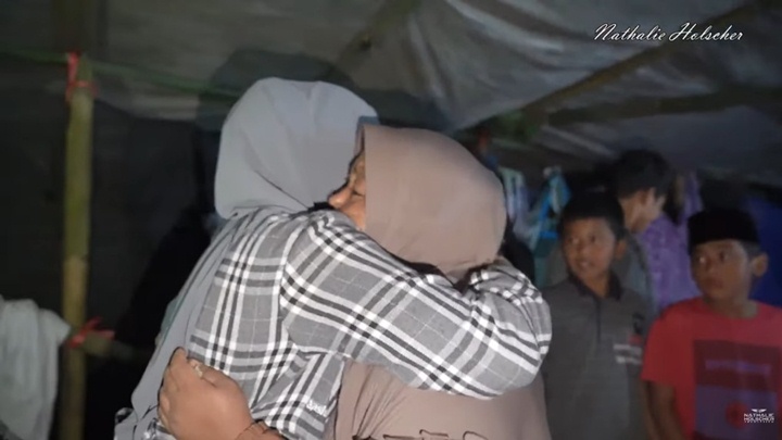 Nathalie Holscher Kunjungi Korban Gempa Cianjur, Sempat Temui Nenek Berusia 100 Tahun Nathalie Holscher Kunjungi Korban Gempa Cianjur, Sempat Temui Nenek Berusia 100 Tahun