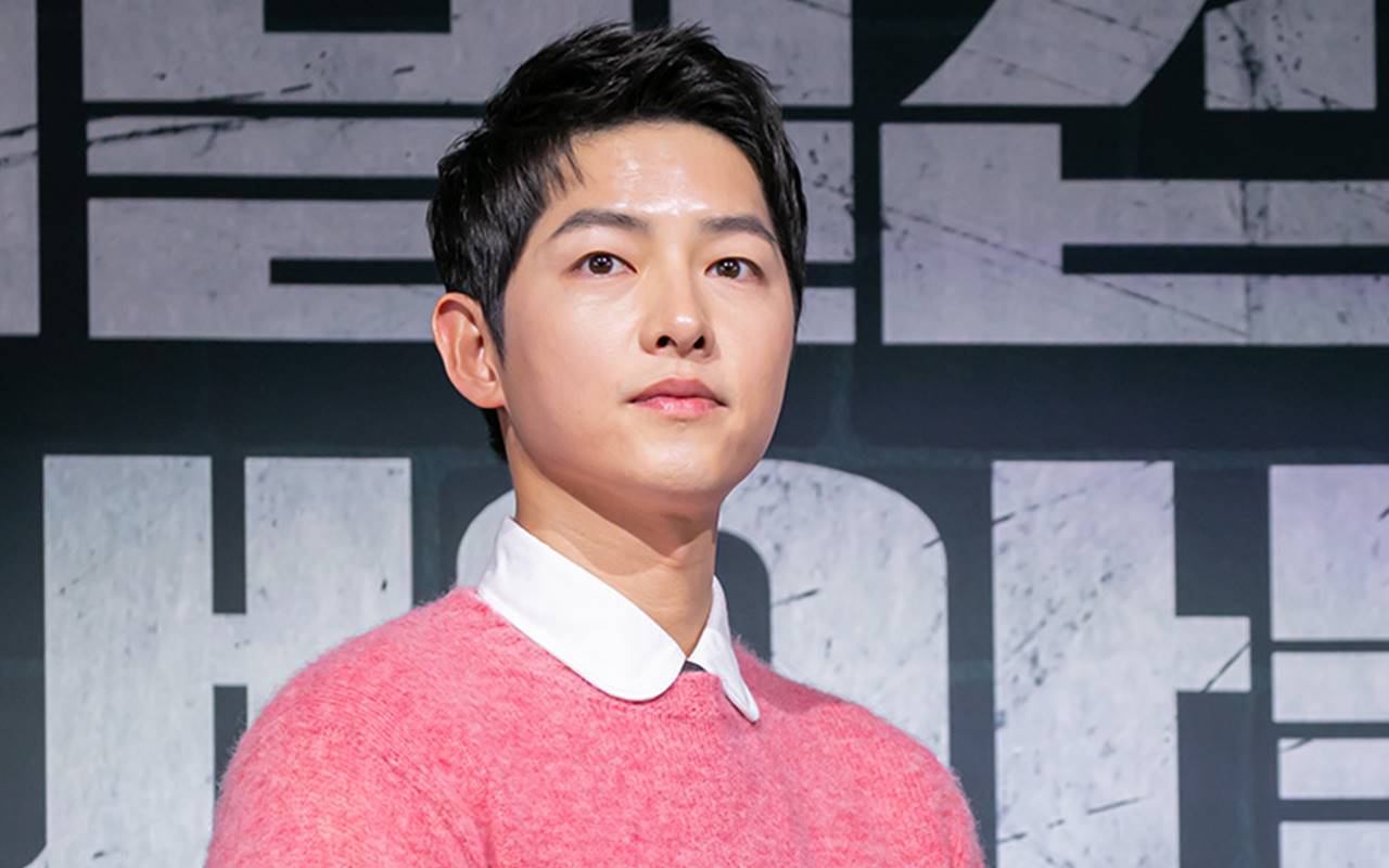 Song Joong Ki Sempat Tak Bisa Jalan karena Cedera di Set 'Descendants of the Sun'