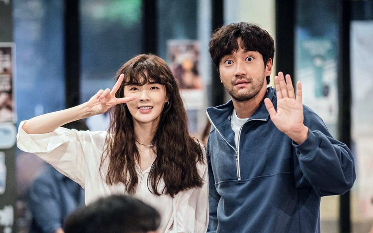 Lee Sun Bin Bagikan Tips Syuting Ciuman Dengan Siwon Super Junior di 'Work Later, Drink Now'