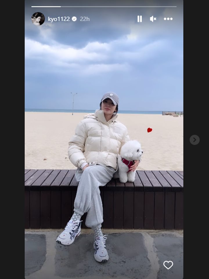 Song Hye Kyo Tetap Tampil Kece di Musim Dingin Saat Kencan Bareng Ruby