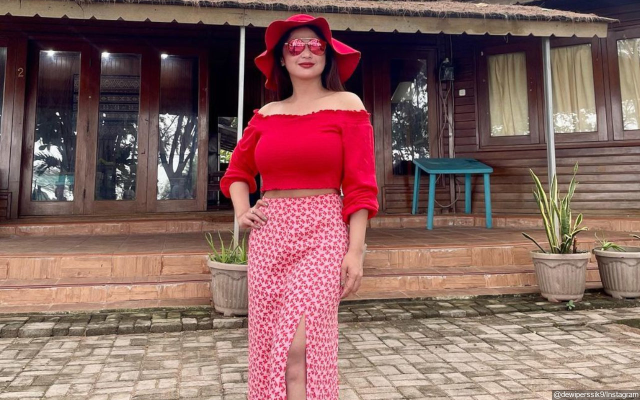 Dewi Persik Dihina Habis-Habisan, Ibunda Masih Mikir Beri Maaf Meski Hater Sujud Mohon Ampun
