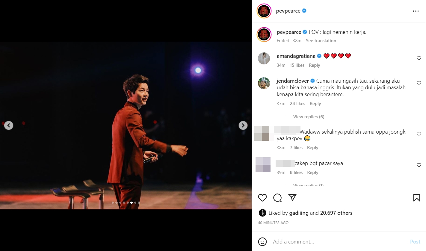 Pajang Foto Song Joong Ki, Pevita Pearce: Lagi Nemenin Kerja