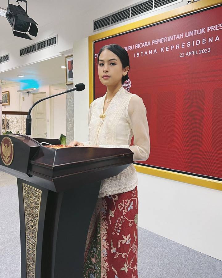 Maudy Ayunda - Guru