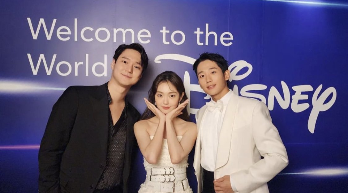 Risa Saraswati Foto Bareng Go Kyung Pyo, Sosok Pria Nyempil Diduga Jung Hae In Bikin Salfok