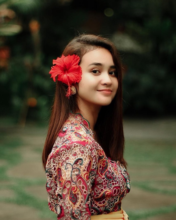Awet Imut