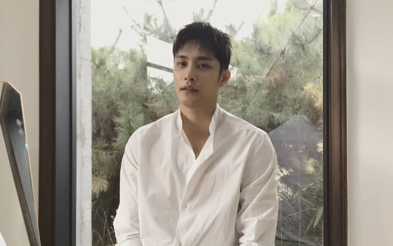 Momen Pertama Sung Hoon Kunjungi Akuarium, Tantang Diri Hadapi Hiu Hingga Pari