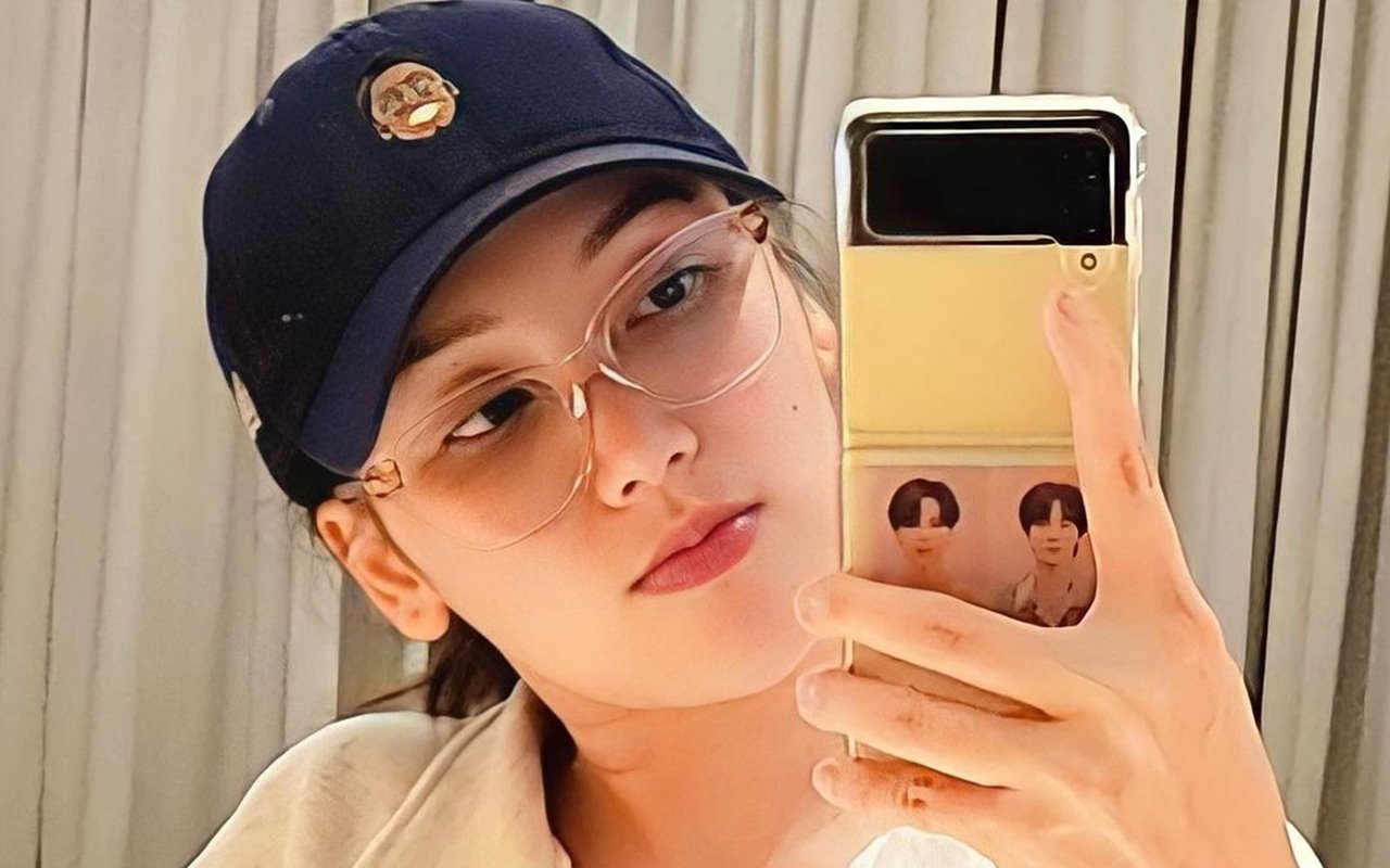 Ayu Ting Ting Ikut Rayakan 'Happy Jin Day', Kiyowo Banget Pakai Piyama Kembaran