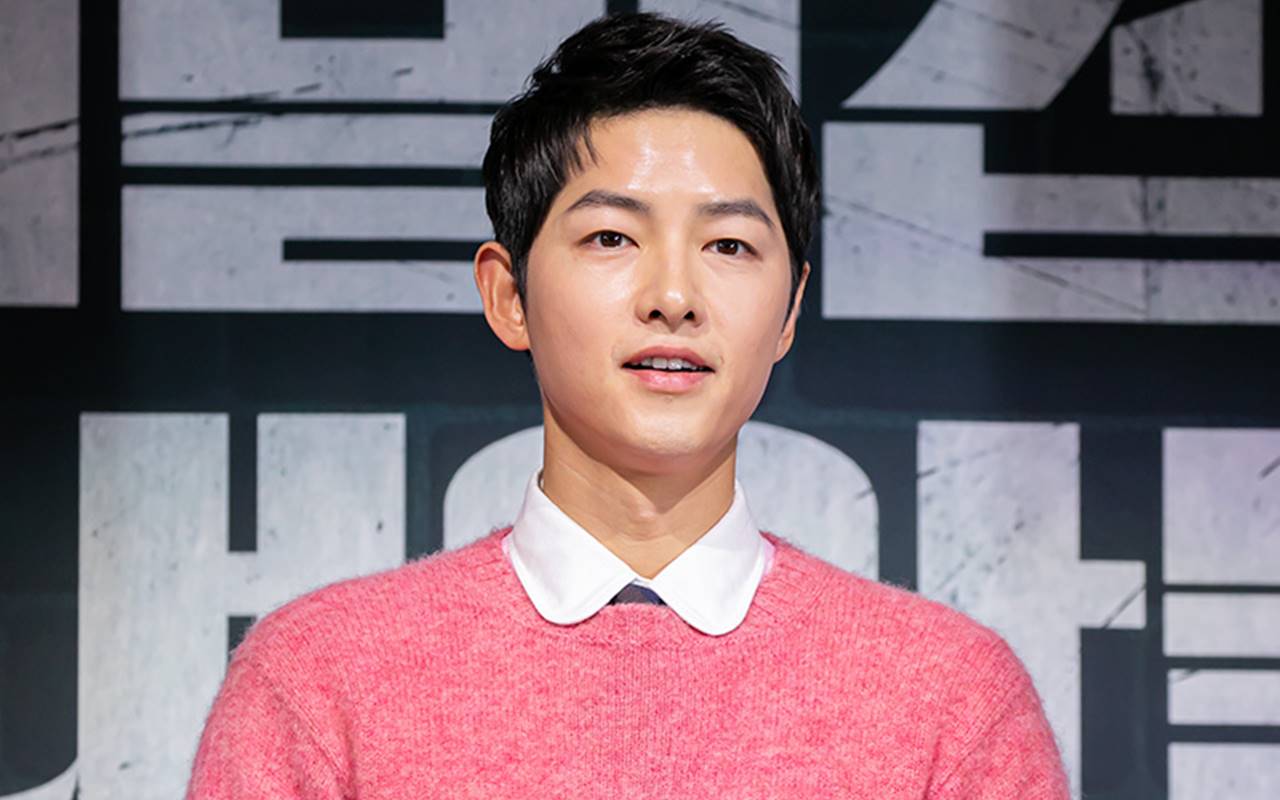 Beredar Foto Song Joong Ki Kondangan di Bali