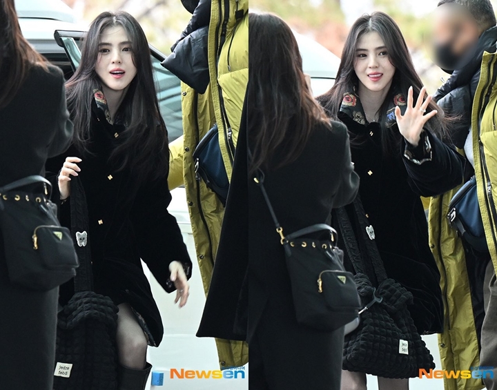 Gaya Han So Hee Ala Cewek Mamba Saat Berangkat ke London Sedot Banyak Perhatian Gaya Han So Hee Ala Cewek Mamba Saat Berangkat ke London Sedot Banyak Perhatian