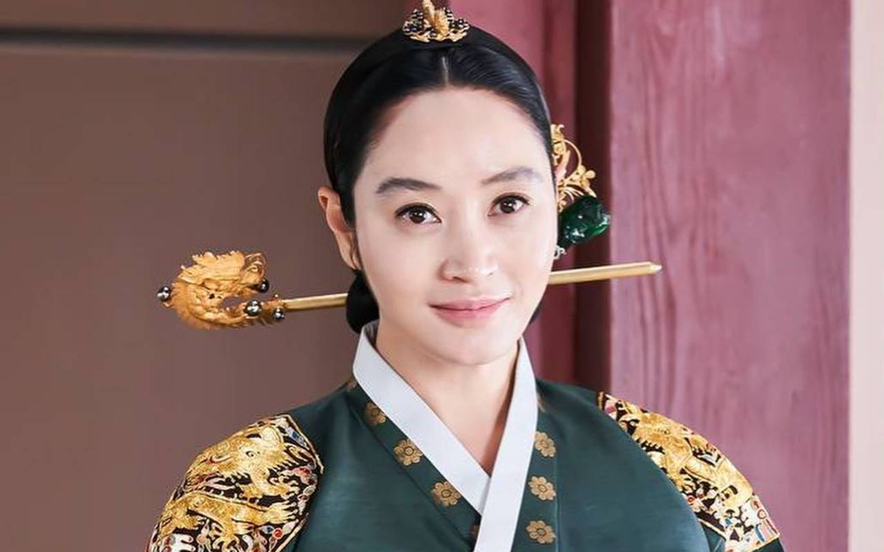 Kim Hye Soo Beber Rasanya Jadi Ibu di 'Under The Queen's Umbrella' Meski Masih Lajang