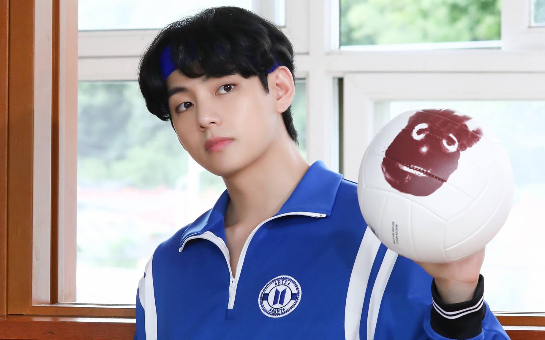 V BTS Pemotretan di Lokasi Mentereng Untuk 'Me, Myself, and V 'Veautiful Days''