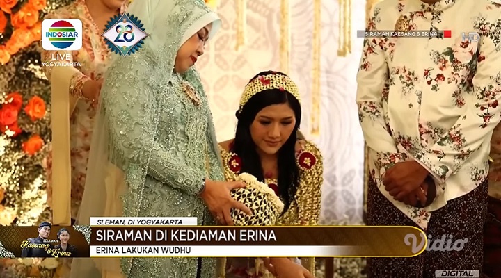 Berwudhu dengan Air Kendi