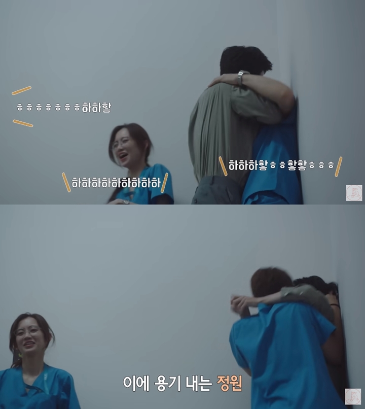 Kocaknya Jung Kyung Ho Paksa Cium Yoo Yeon Seok di Lokasi \'Hospital Playlist\'
