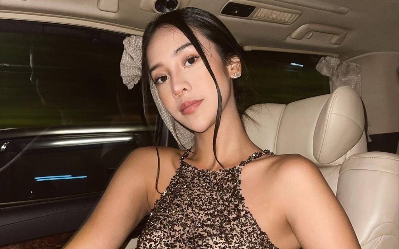 Anya Geraldine Tampil Memukau Kala Pakai Gaun Putih Backless