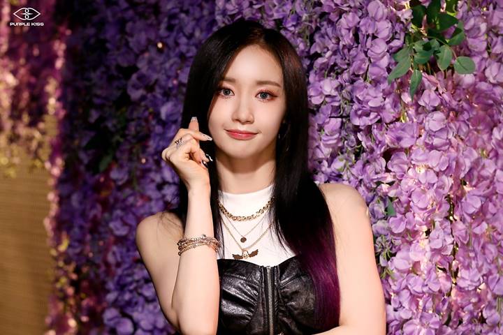 Park Ji Eun Purple Kiss