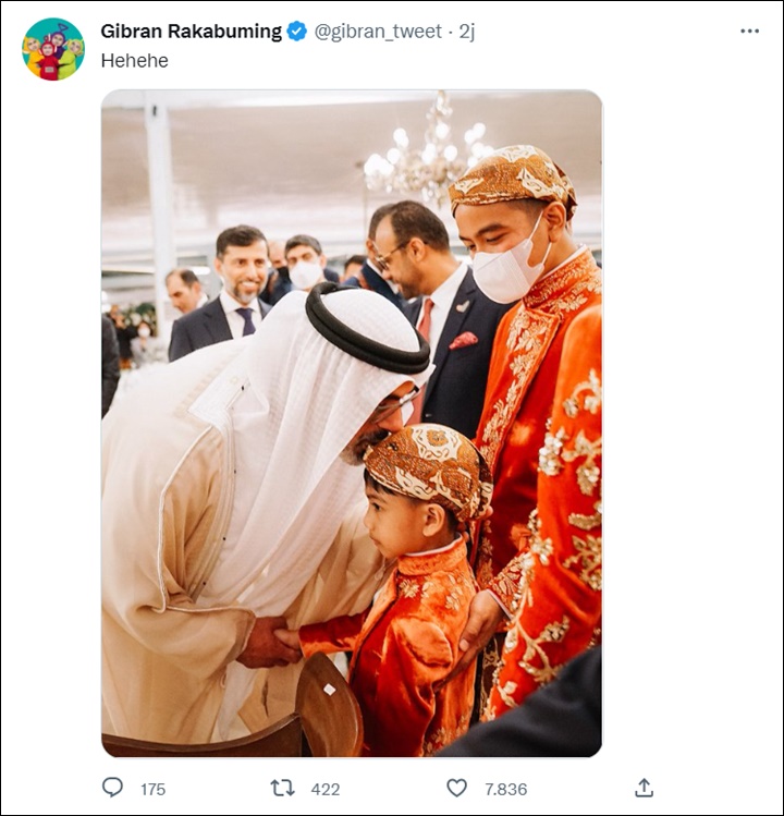 Gibran Rakabuming Full Senyum Usai Jan Ethes Dicium Pangeran UEA di Nikahan Kaesang