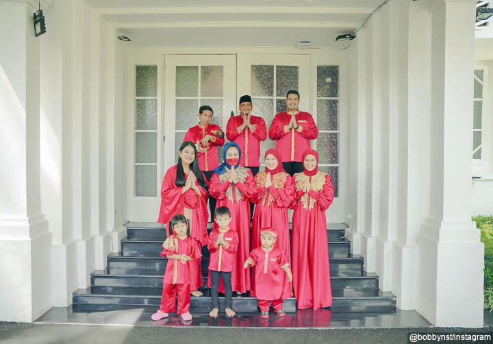 Pakai Baju Muslim di Momen Lebaran