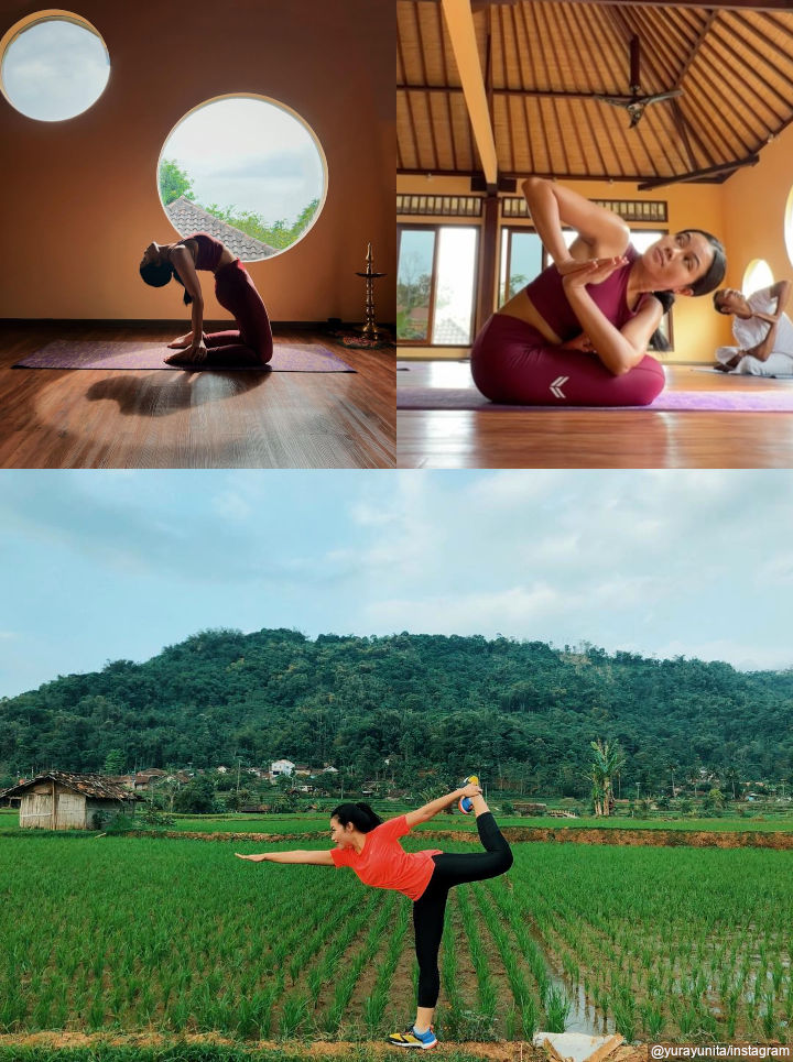 Lentur Ketika Yoga