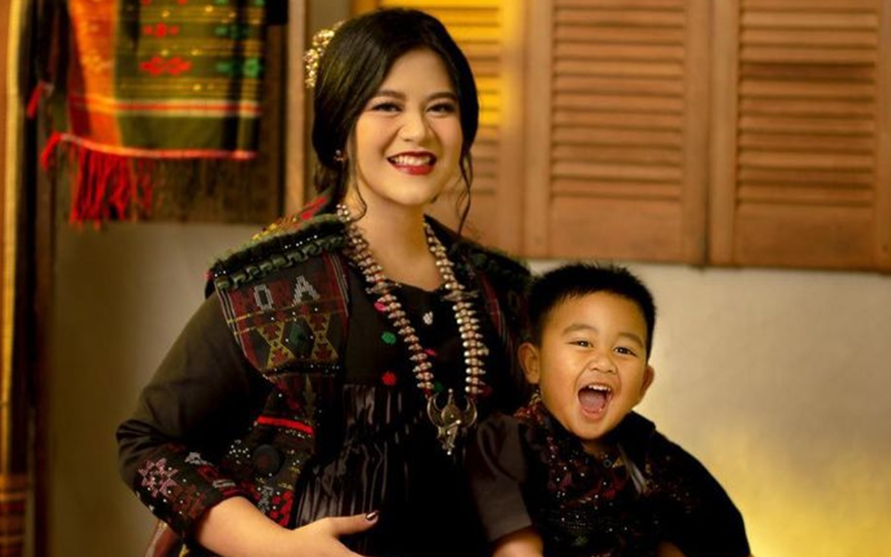 Kahiyang Pasrah Lihat Al Nahyan Cuma Pakai Singlet dan Pampers Viral