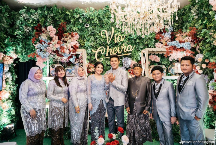 Bahagia di Momen Tunangan
